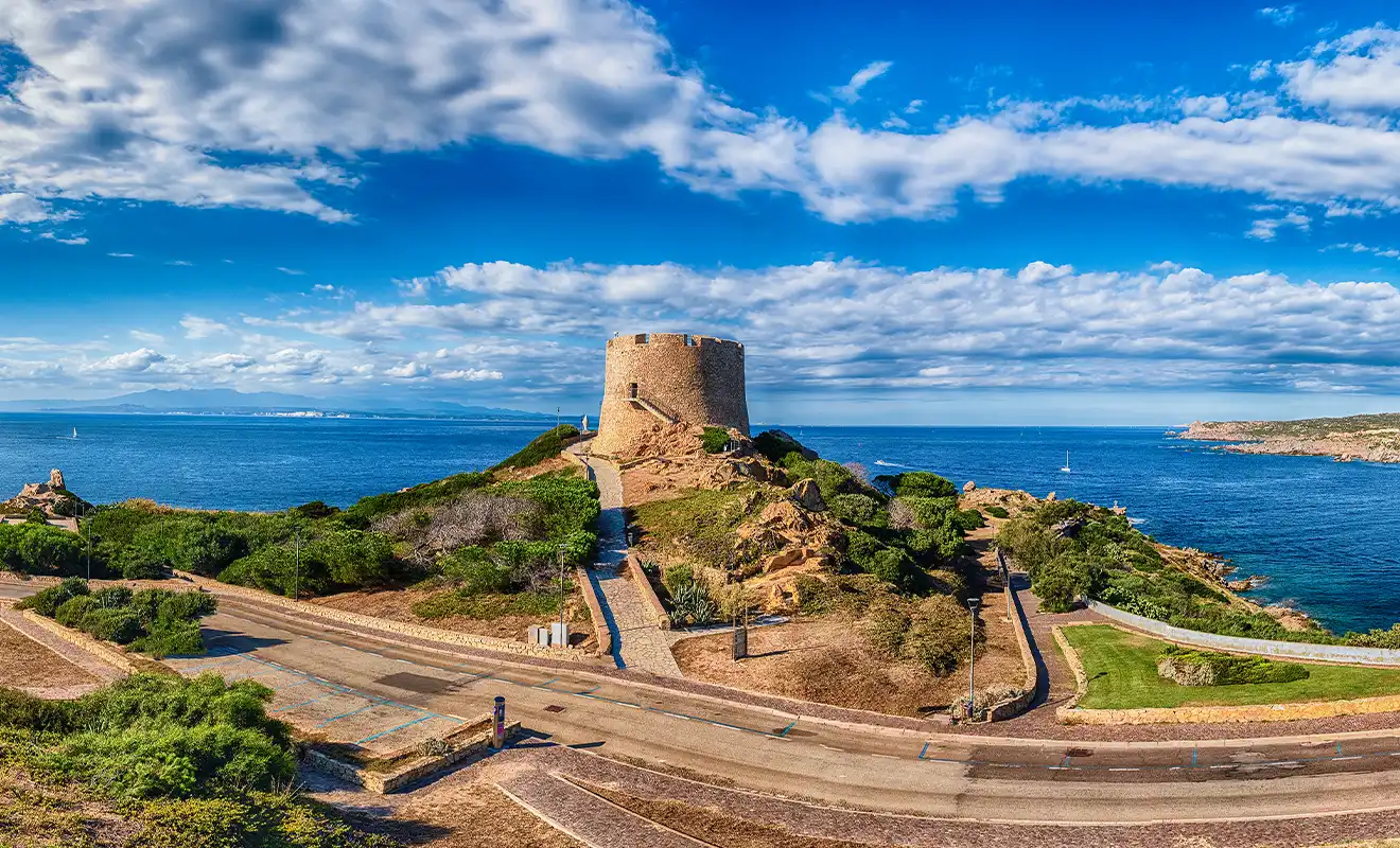 La Torre di Longonsardo: storia e leggende di Santa Teresa di Gallura
