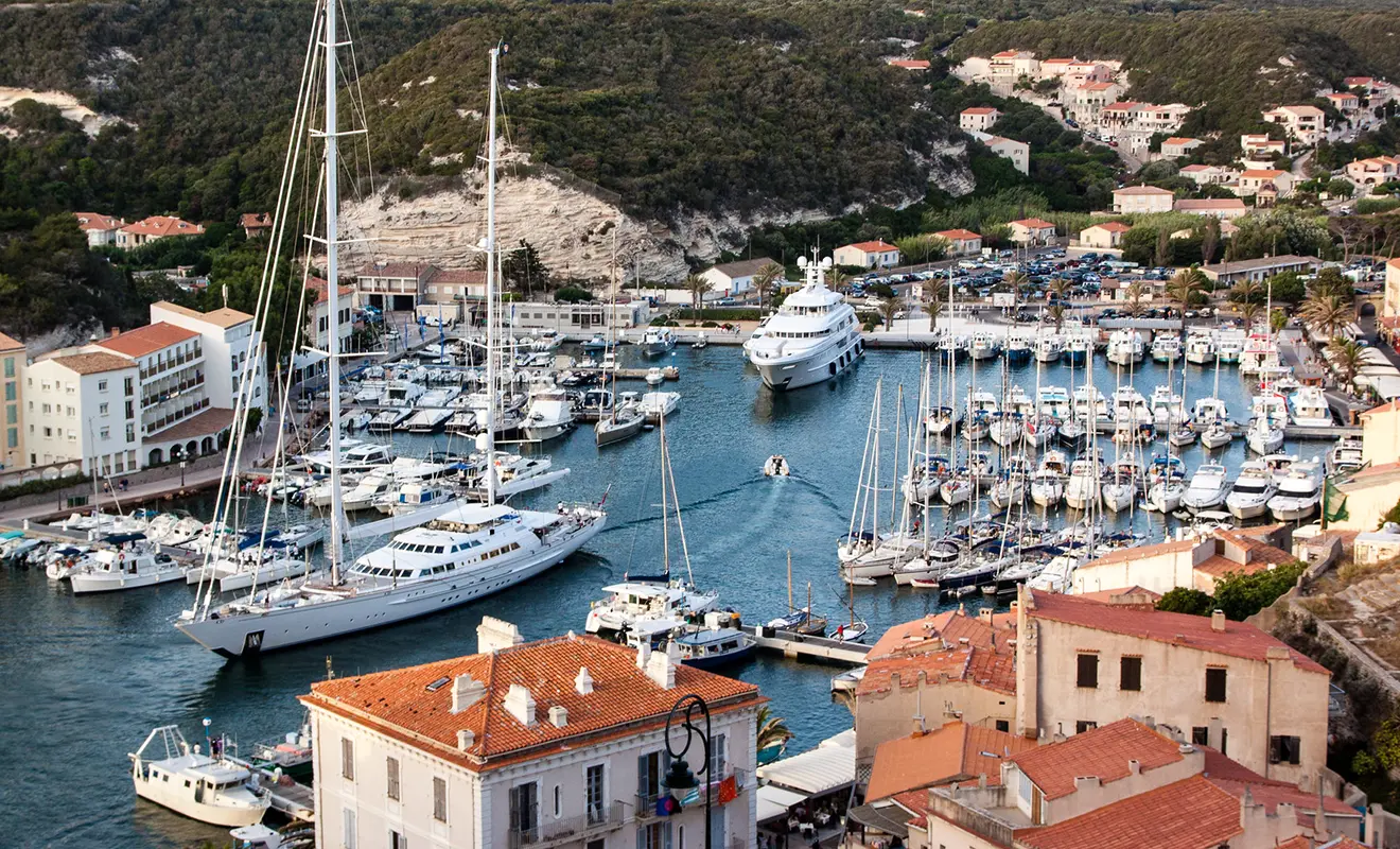 I parchi naturali della Corsica: escursioni e itinerari vicino a Bonifacio