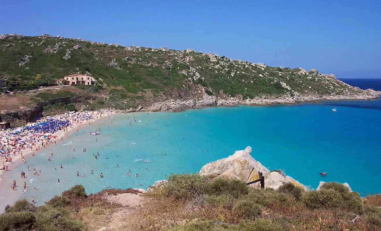 Vacanze in famiglia a Santa Teresa di Gallura: mare, giochi e divertimento per bambini
